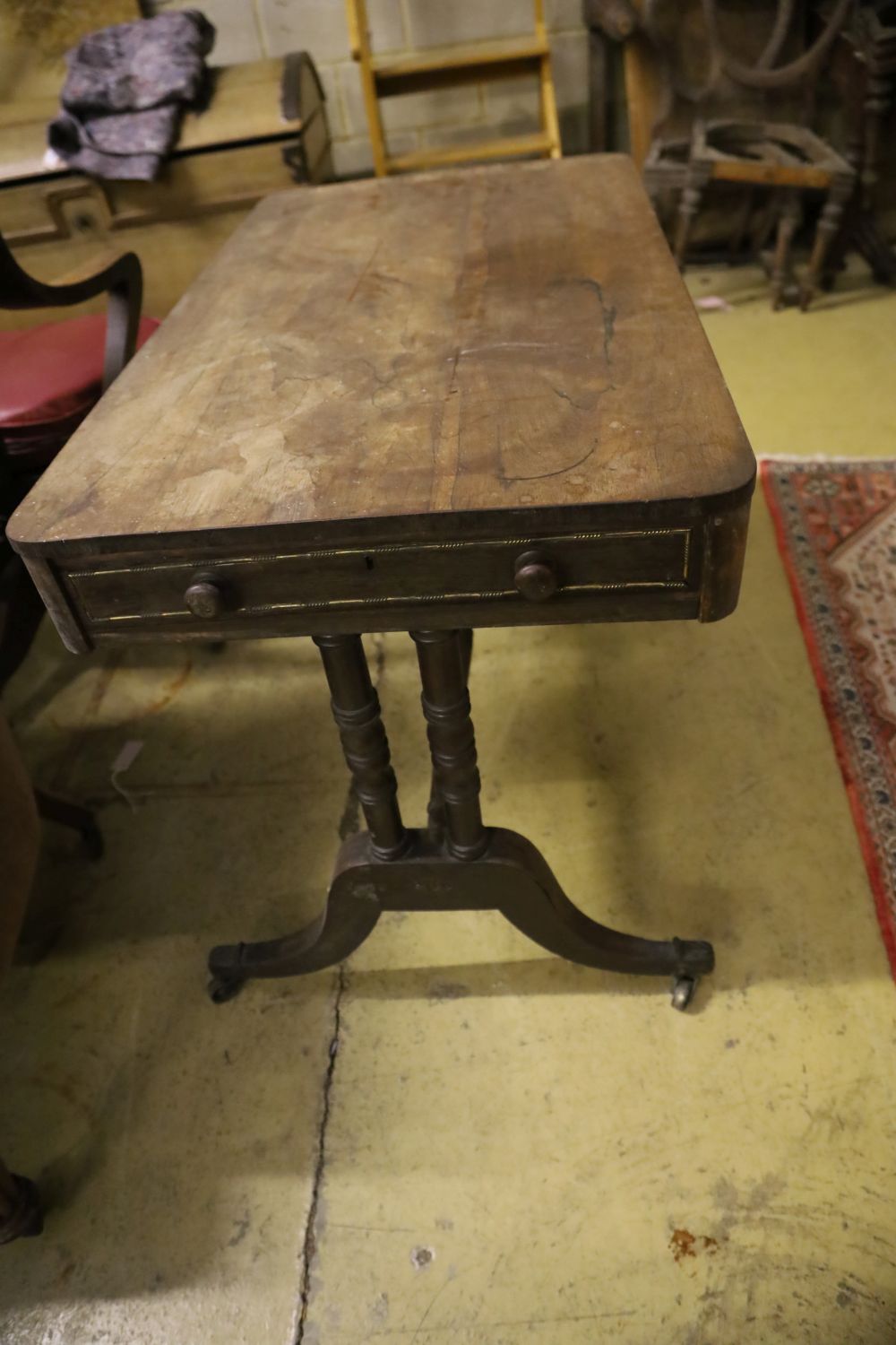 A Regency rosewood centre table, width 98cm, depth 58cm, height 72cm